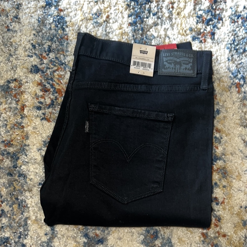 BRAND NEW LEVIS- levi’s 314 Shaping Straight, Soft Black, Size 34x34